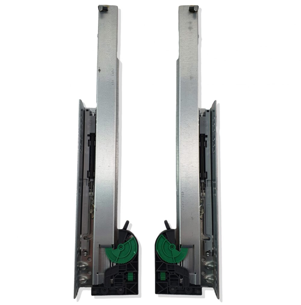 GRASS Dynamoov drawer runners for wooden drawers, full extension with soft-close damping and 3D adjustment options. 1 pair of drawer runners including couplings.