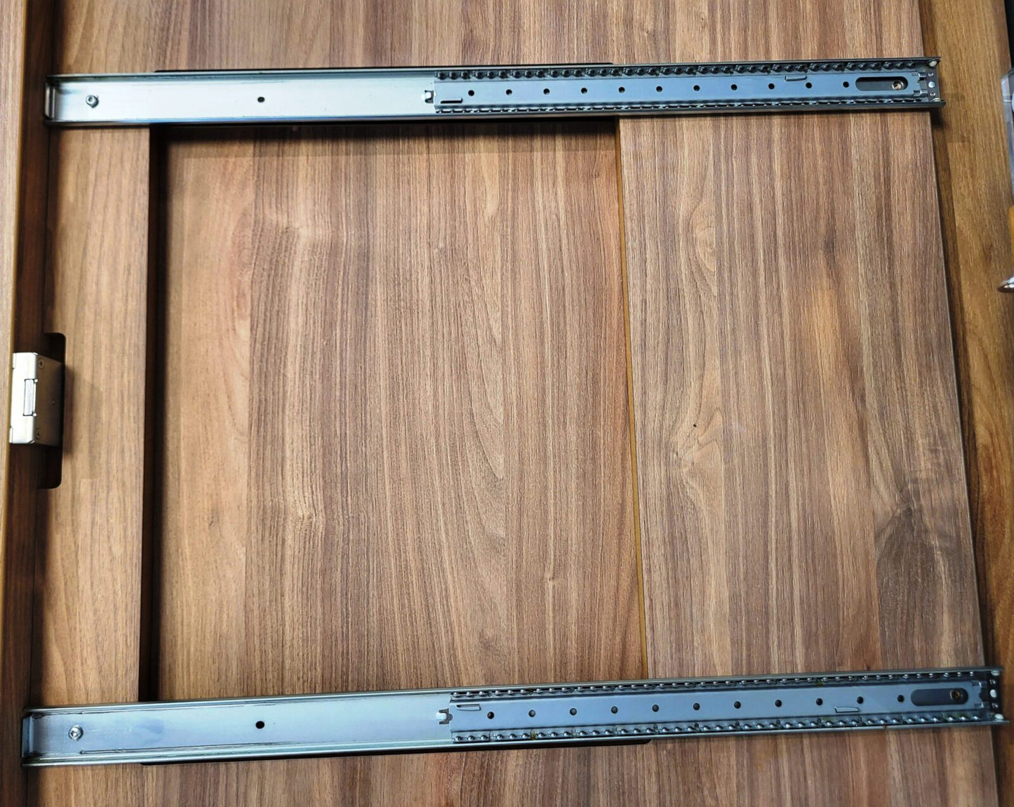 A pair of invisible under-cabinet slides, pull-out rails for the display case. Concealed drawer slides for high-end shopfitting (left and right) C203V from Sugatsune / LAMP® (Japan)