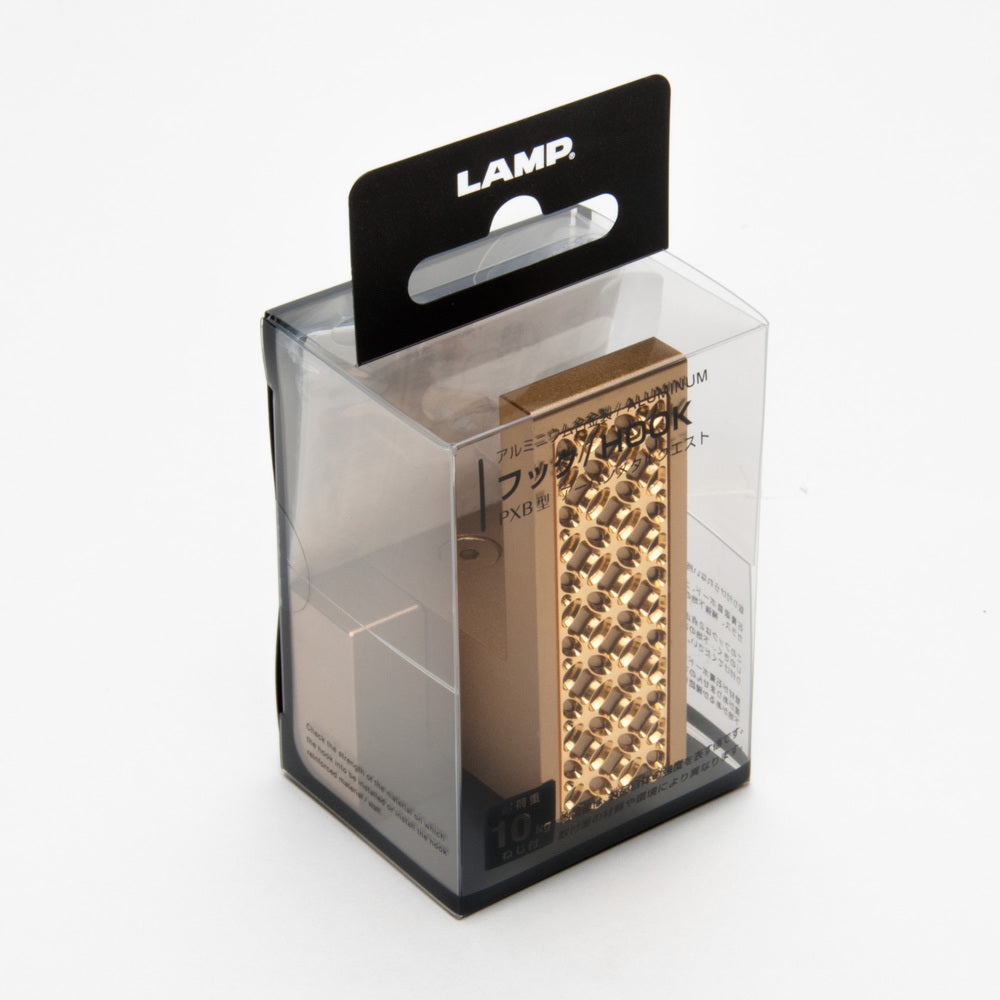 Patère de haute qualité avec un ornement luxueux, pour montage mural, capacité de charge : 10 kg, surface : dorée, polie brillante, PXB-UM05-101-Q1-GL. Crochets design pour armoires, hôtels, restaurants et bien plus encore, de Sugatsune / LAMP® (Japon)