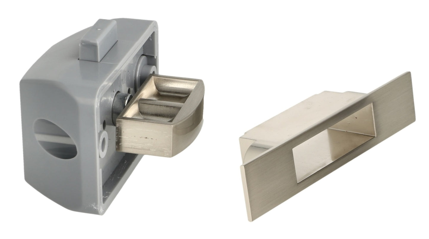 High-quality snap fastener with soft-close and handle function, made of Zamak, surface: stainless steel look, design: rectangular, 14.03.044-0. Solid snap fastener for caravans, yachts, and much more, from SISO Denmark
