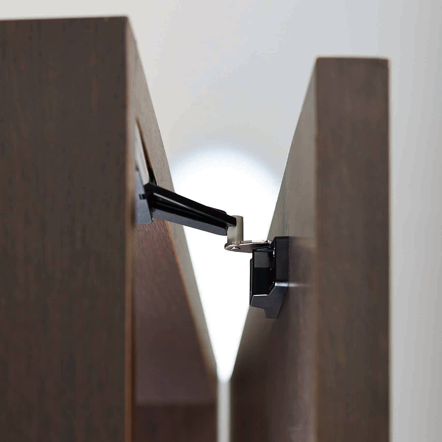 Heavy-duty dampers for large and heavy furniture doors. Furniture dampers with locking mechanism from SUGATSUNE / Lamp (Japan)