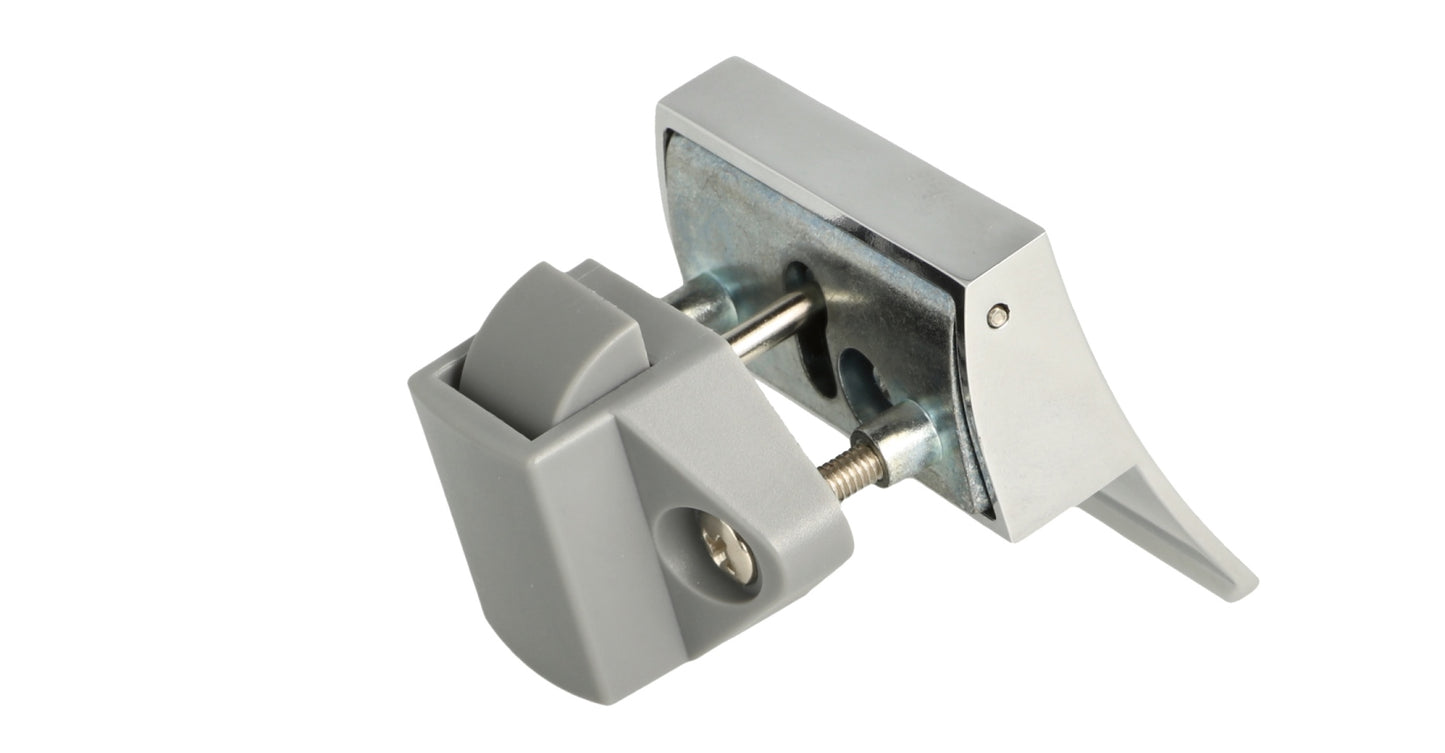 Robust snap lock with lifting handle, made of Zamak, surface: chrome-plated, design: square, 14.03.075-0. Lifting handle with self-locking lock and soft-close for caravans, yachts, and much more, from SISO Denmark